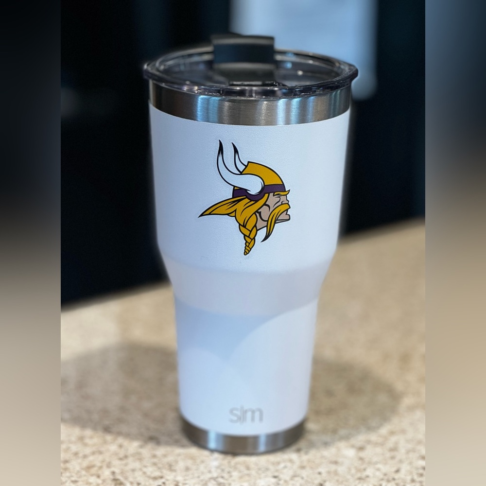 🔥Minnesota Vikings Tumbler by Simple Modern🔥
